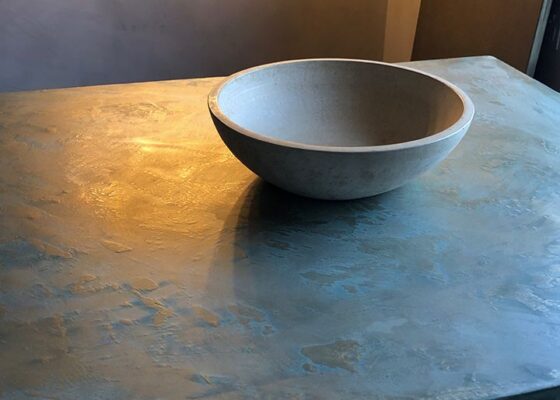 remodelacion-microcemento-metales-reales-mesada-color-glanz-espana