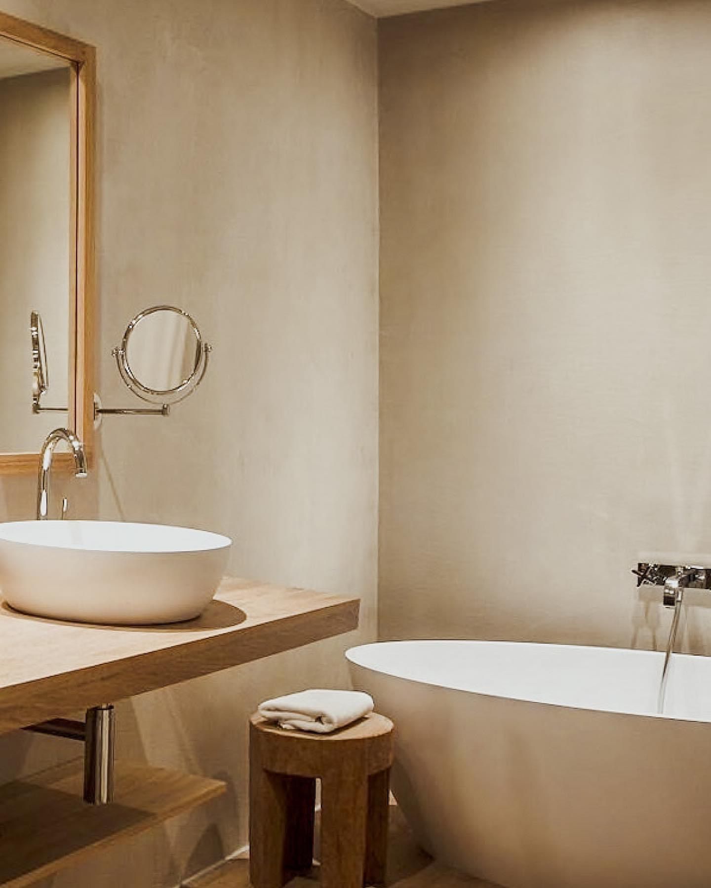 Mocrociment original perete baie